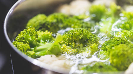 Come cuocere i broccoli in acqua salata