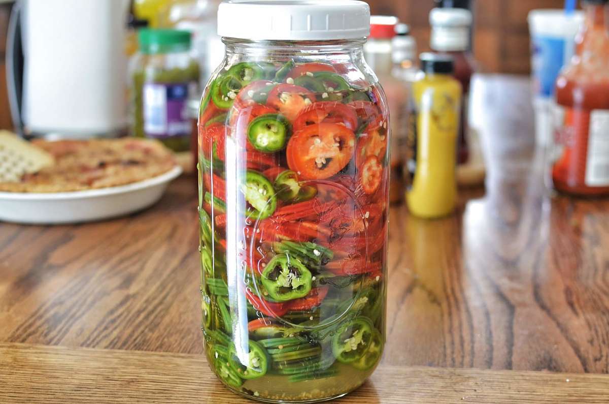 Peperoncini sott'olio in barattolo di vetro chiuso