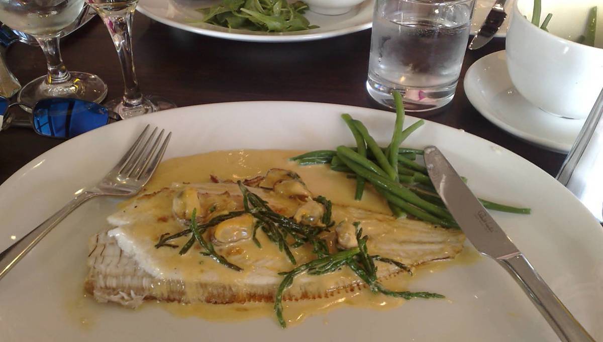 Sogliola alla griglia con salsa tartara piuttosto liquida