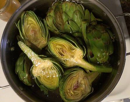 Carciofi nella loro acqua di cottura