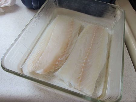 Come ammollare il baccalà salato nell'acqua