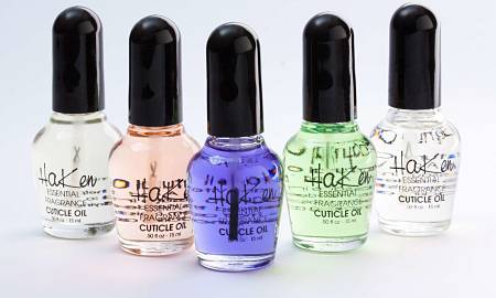 Diversi tipi di olio per cuticole e unghie