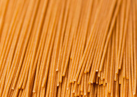 Spaghetti integrali crudi