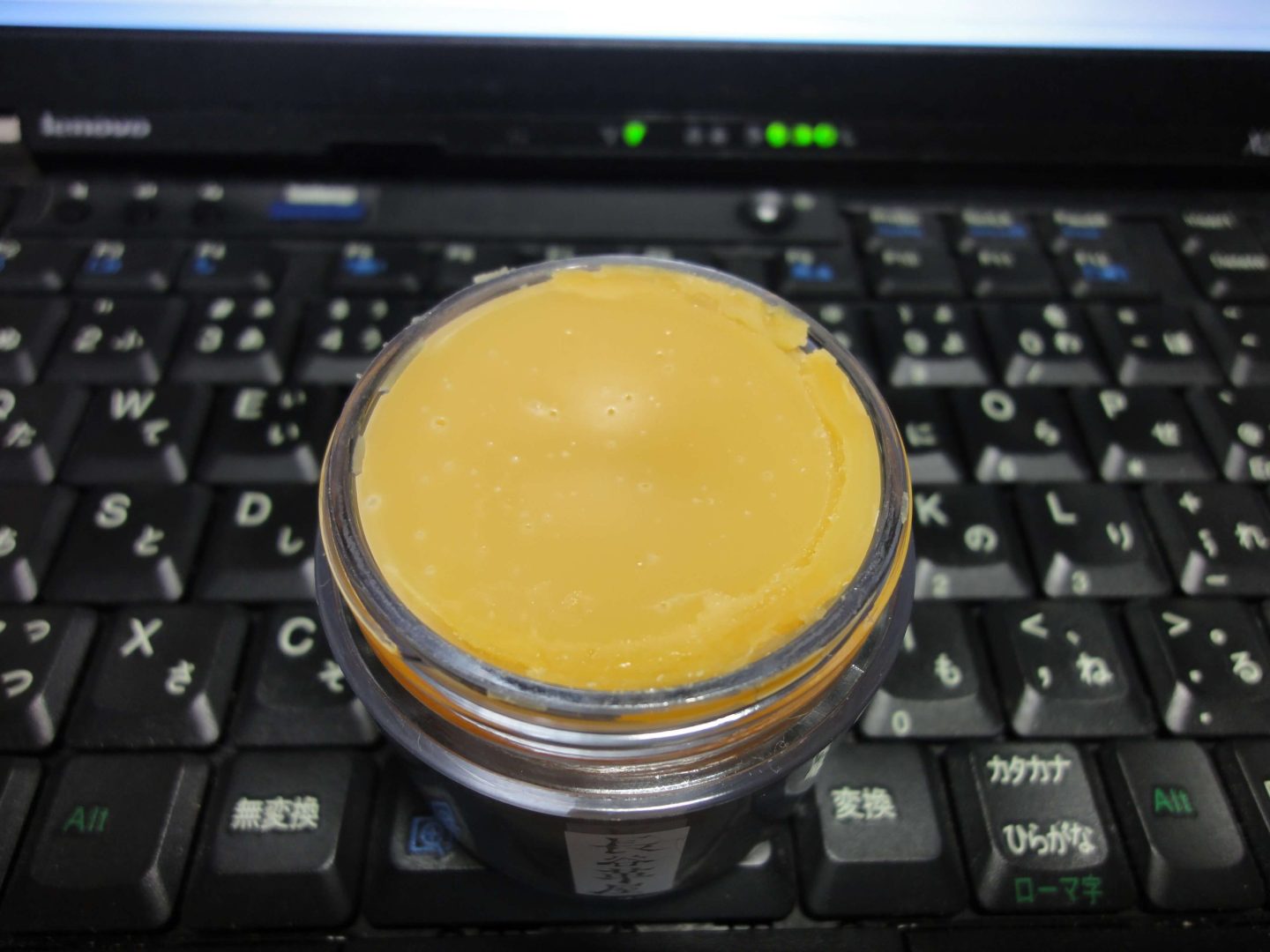 Aspetto del lucido da scarpe neutro fatto in casa