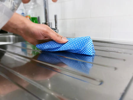 Come pulire il piano del lavello in acciaio