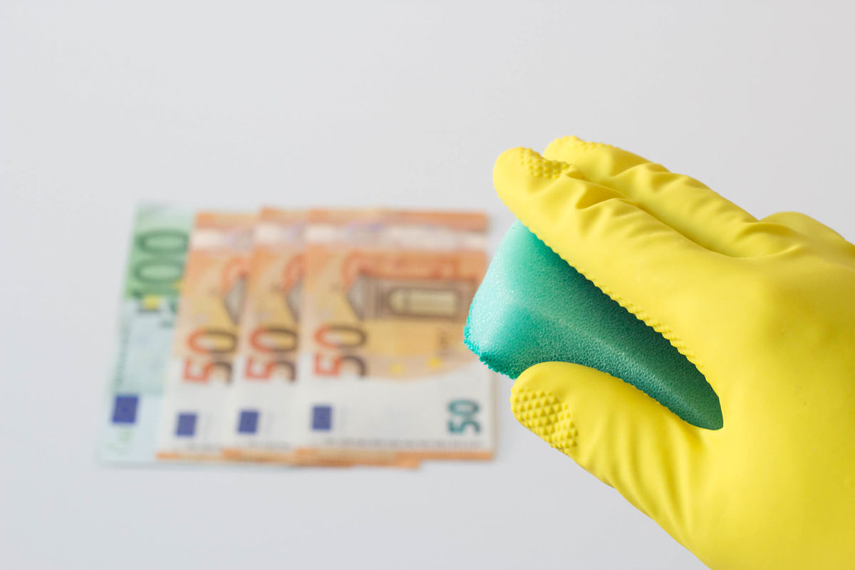 Come igienizzare i soldi fisici