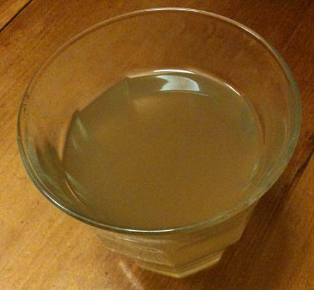 Aspetto della tisana ottenuta dall'acqua di cottura degli asparagi