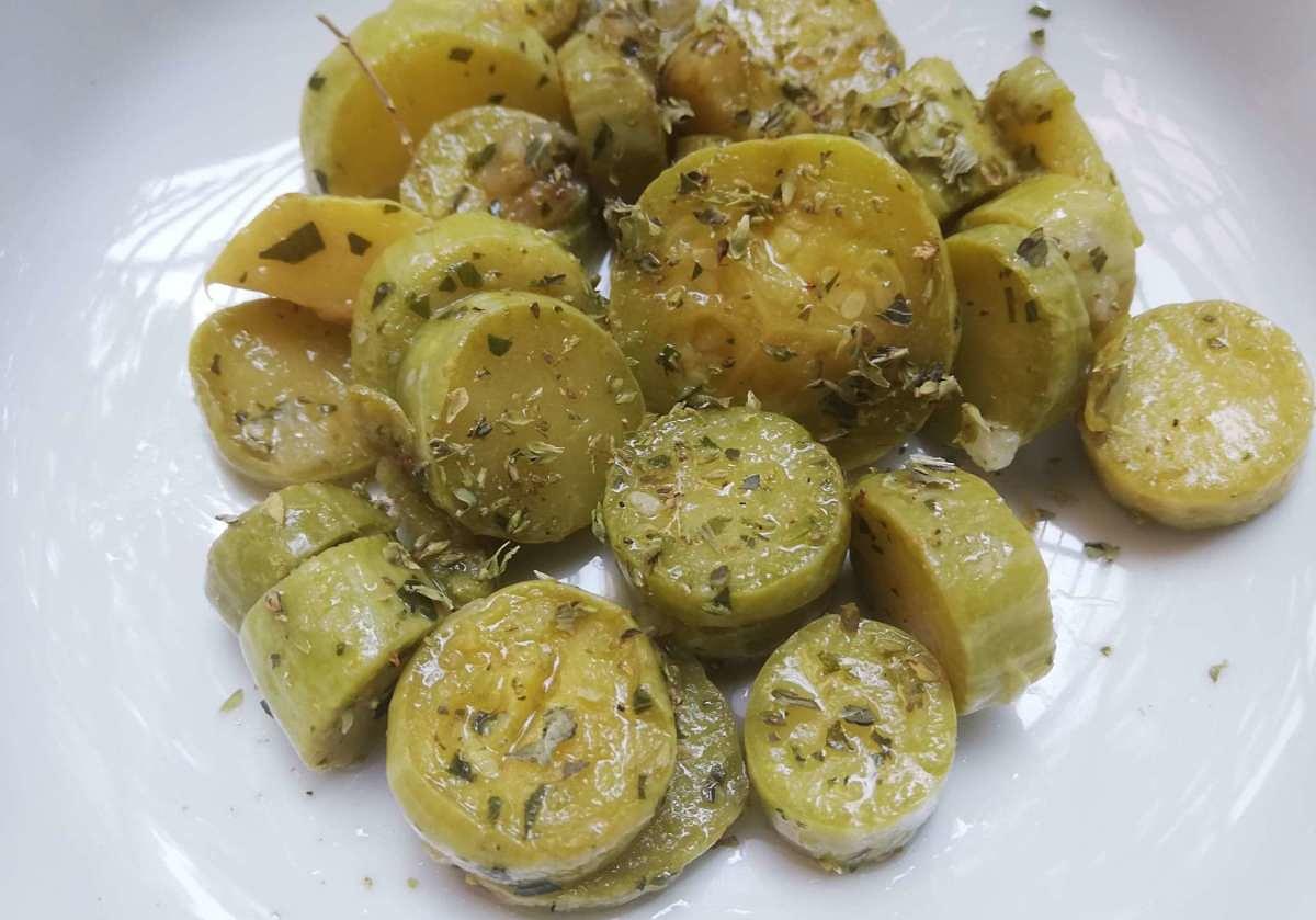 Gustose trombette trifolate alla ligure Le zucchine trombetta trifolate in padella sono un piatto ligure