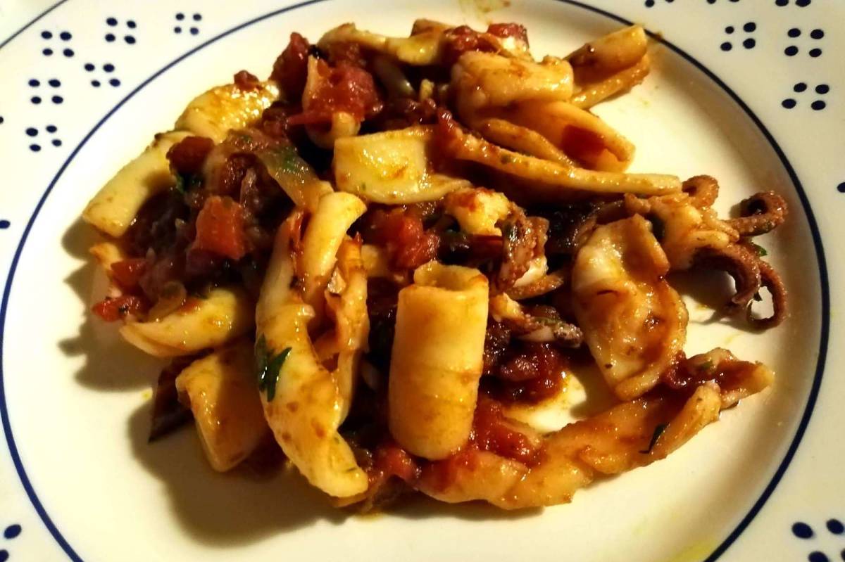 Calamari al pomodoro light nel piatto