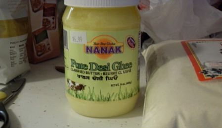 Ghee in barattolo di vetro