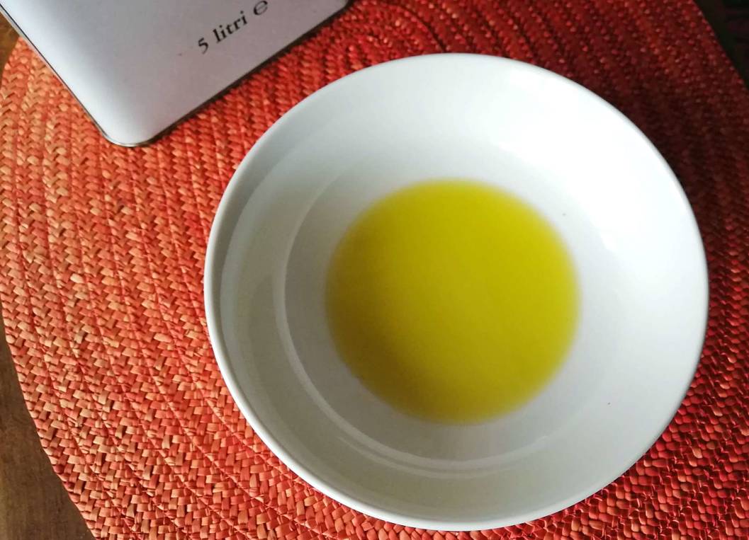 Aspetto dell'olio EVO sottoposto a corretta conservazione per 18 mesi