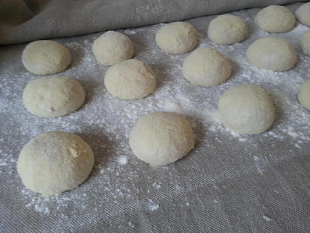 Graffe crude di forma tonda