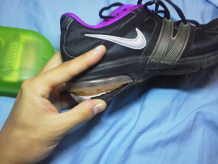 Scarpe sportive scollate