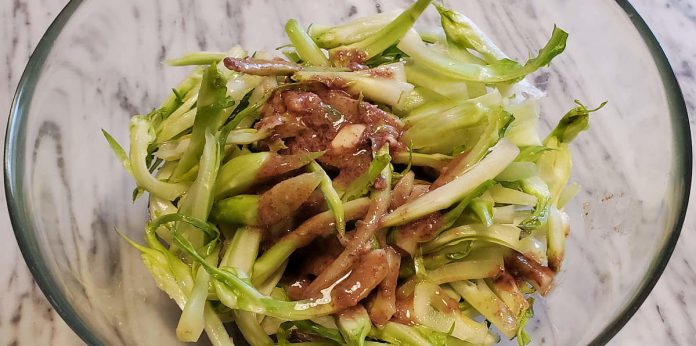Insalata di puntarelle alla romana