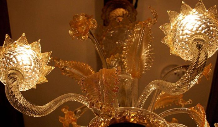 Lampadario in vero di Murano pulito e lucente