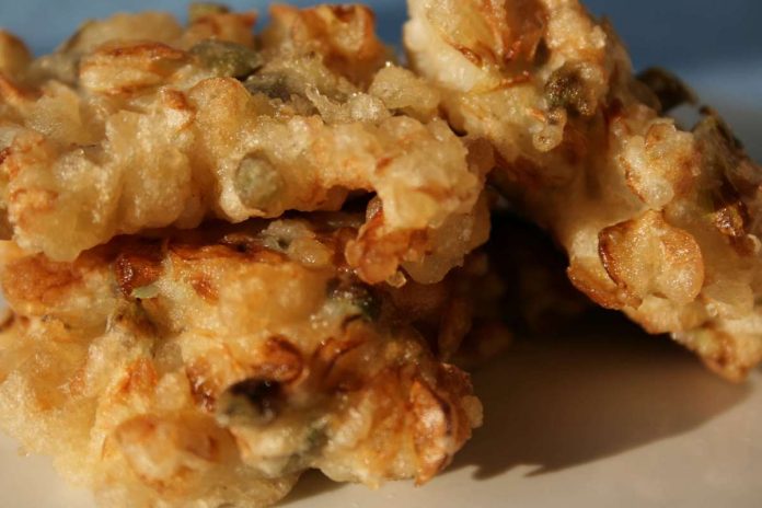 Fiori di acacia fritti