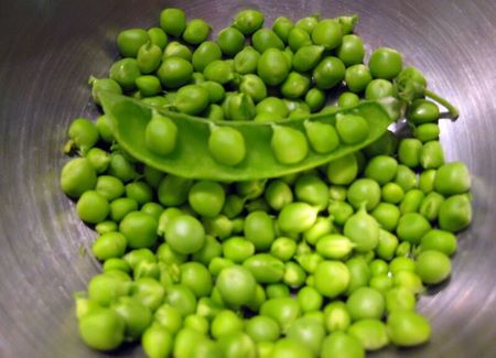 Pisellini freschi e teneri sgranati