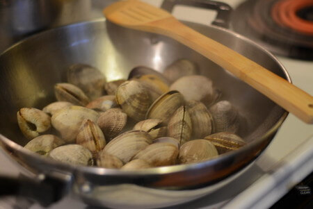Vongole chiuse fatte saltare in padella