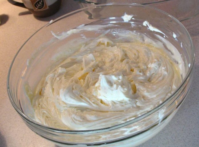 Crema al mascarpone pastorizzata dalla consistenza soffice e densa