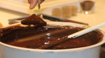 Come glassare nel cioccolato fuso dolcetti e biscotti