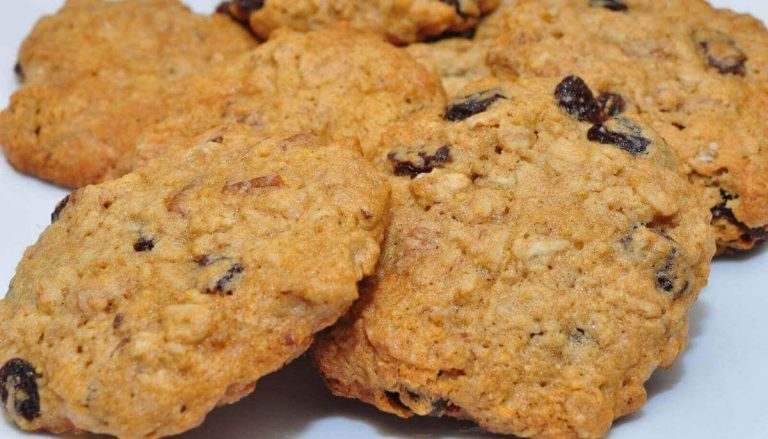 Cookies americani fatti in casa burrosi dentro e friabili fuori