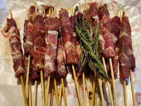 Arrosticini crudi marinati a dovere