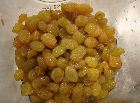 Uva passa fatta reidratare nel liquore