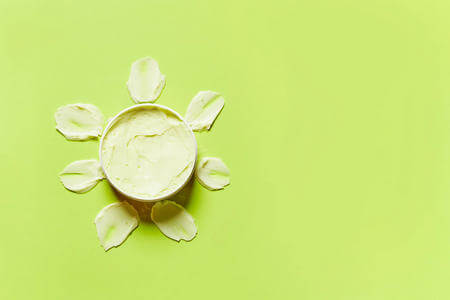 Densa crema solare al alta protezione