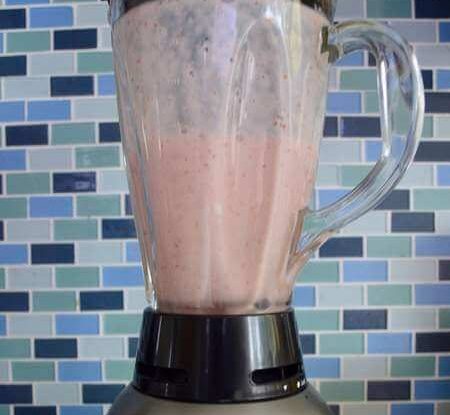 Milkshake fatto nel frullatore