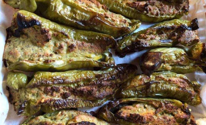 Friggitelli ripieni al forno alla genovese dalla crosticina abbrustolita e croccante