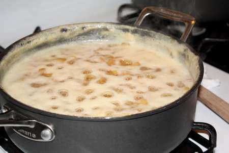 Marmellata in ebollizione nella pentola