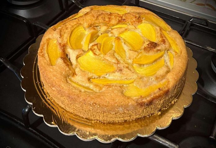 Torta di cachi mela soffice fatta senza burro
