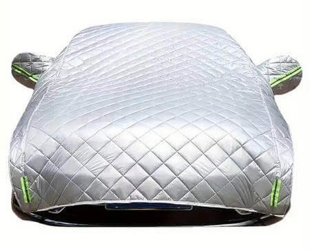 Automobile protetta da copertura antigrandine