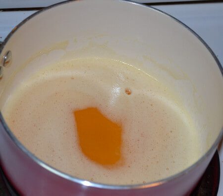 Come cuocere il burro nocciola a non più di 140°