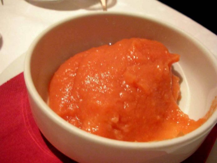 Vellutato cremoso di cachi preparato in 10 minuti senza cottura Cremoso di cachi fatto senza cottura in soli 10 minuti