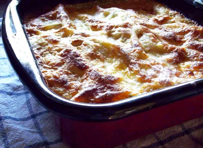 Lasagne con porri e scamorza appena sfornate