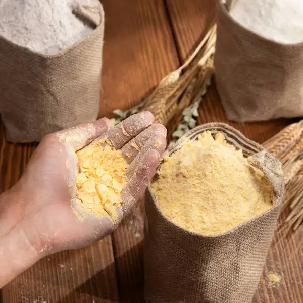 Farina Fioretto e farine bianche in sacchi di juta