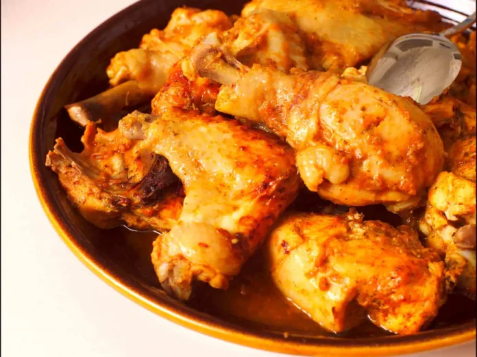 Pollo in potacchio cucinato alla perfezione secondo la ricetta anconetana Pollo in potacchio all'anconetana appena fatto